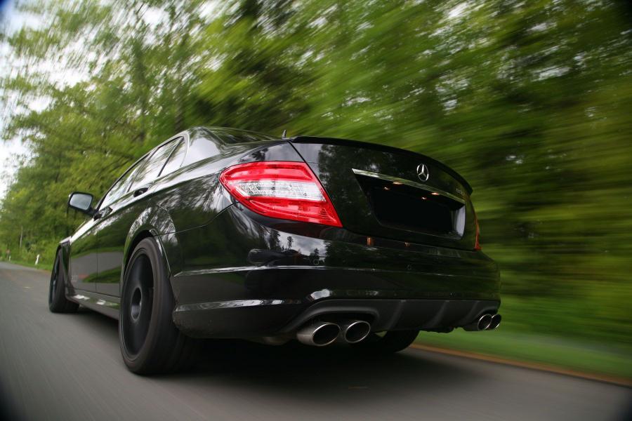  Mercedes-Benz C63 AMG by Edo Competition 2009 года  (фото 19 из 26)